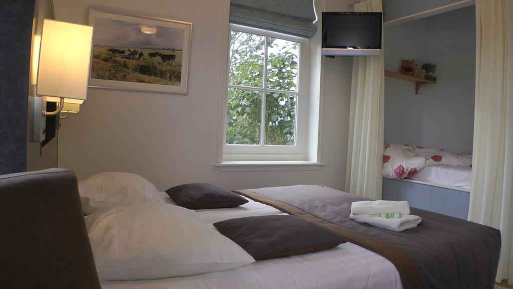 Bed And Breakfast Hoeve Chapeau Katwoude Ruang foto